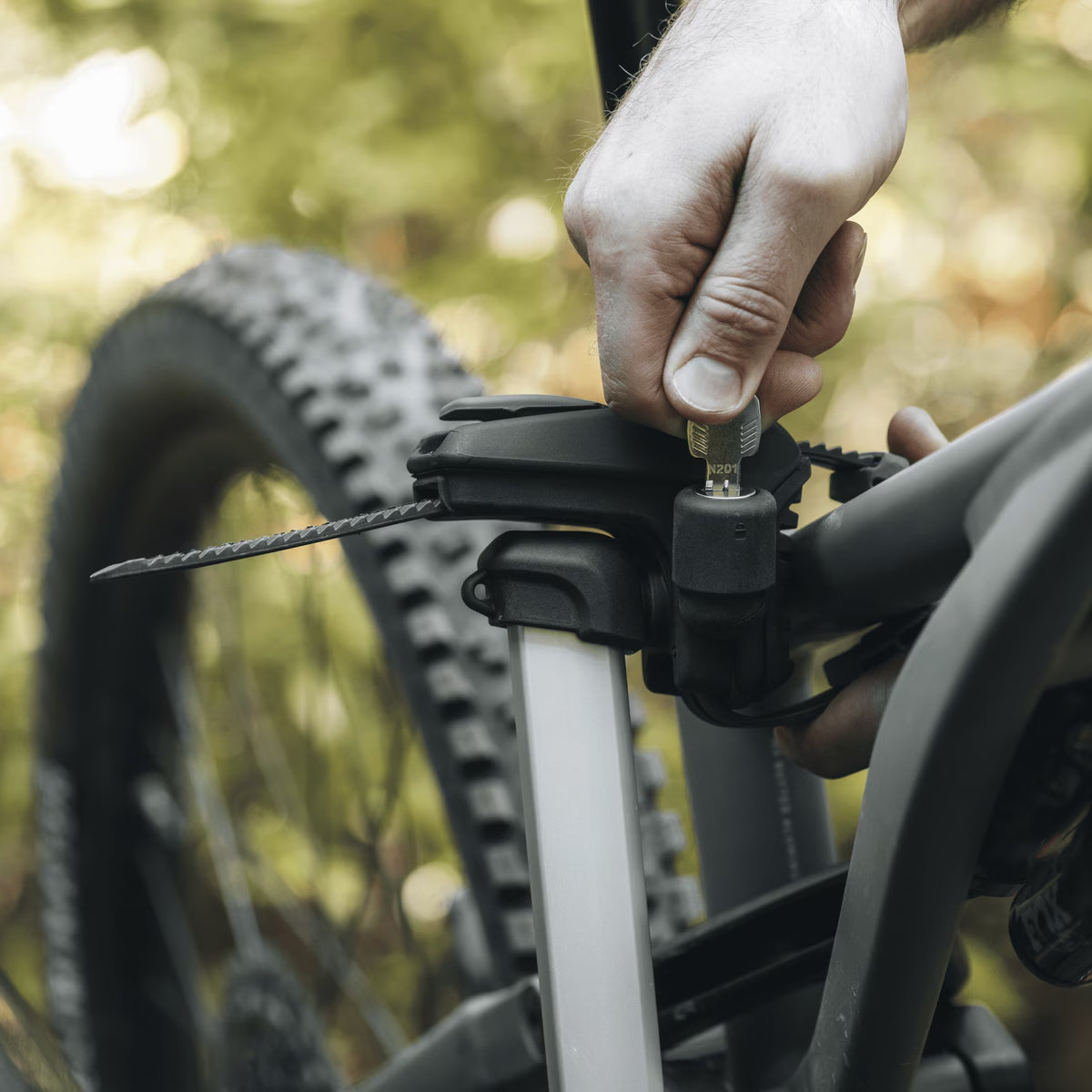 Portabicicletas Bola Thule Epos 3-Bicis 13 Pin #9