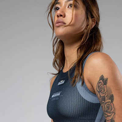 Camiseta-mujer-Second_Skin-Meteor-Caps_Unity-Gobik_4_1200x